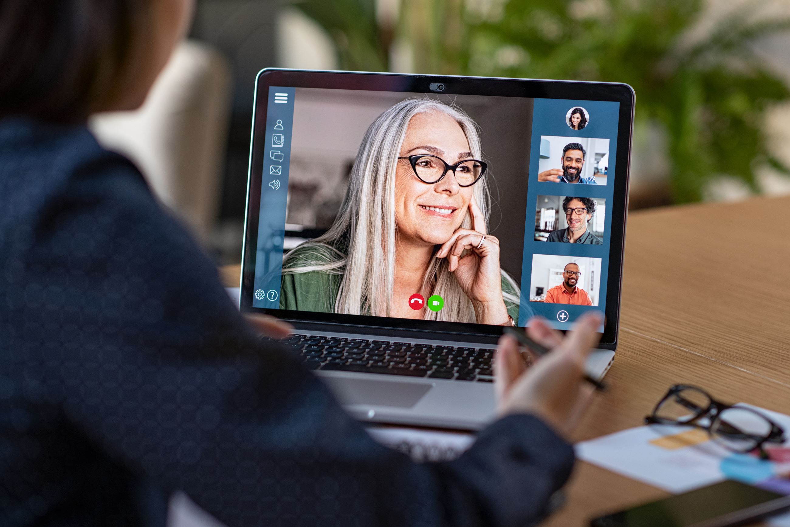 Virtual meeting with a woman on a computer screen